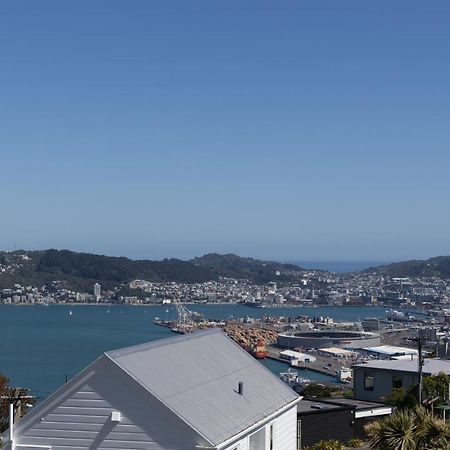 Khandallah Harbour View Bnb Уелингтън Екстериор снимка