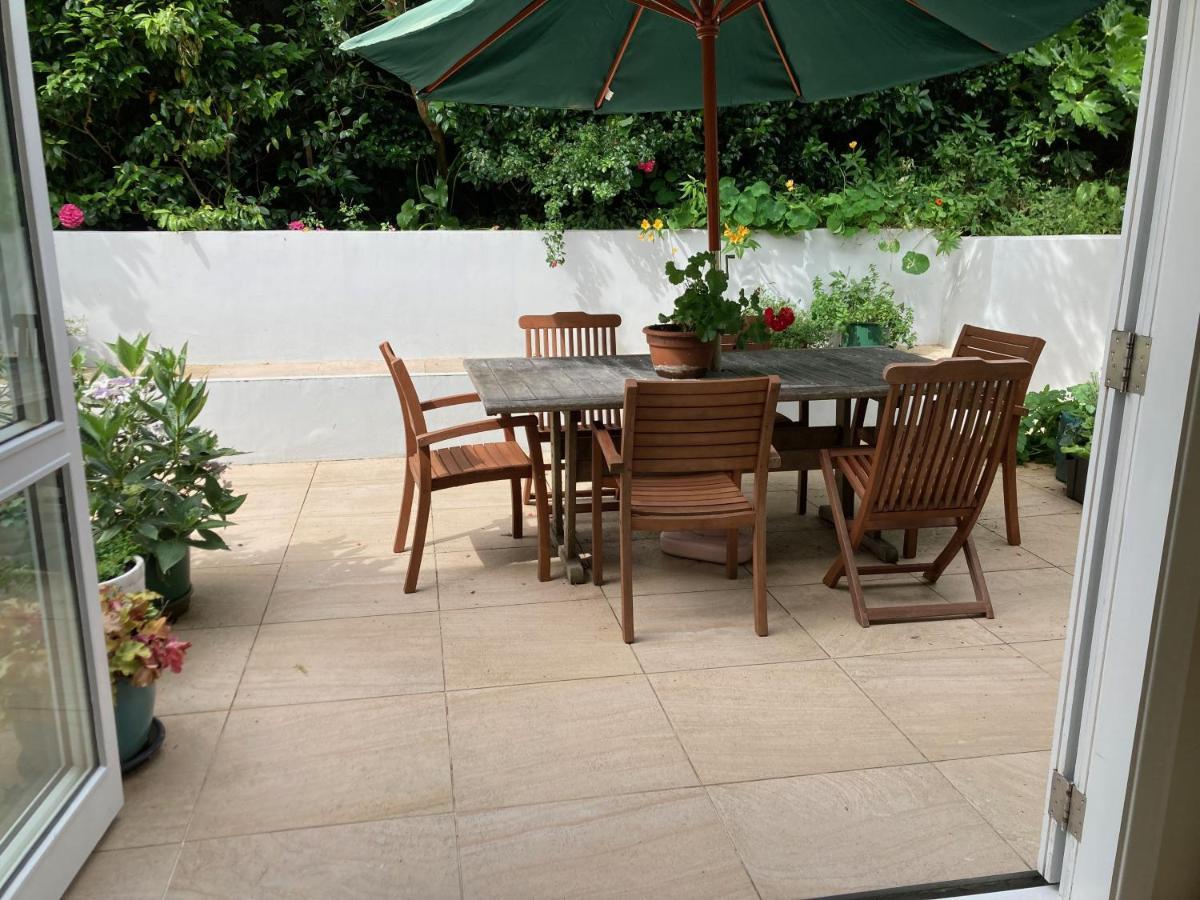 Khandallah Harbour View Bnb Уелингтън Екстериор снимка