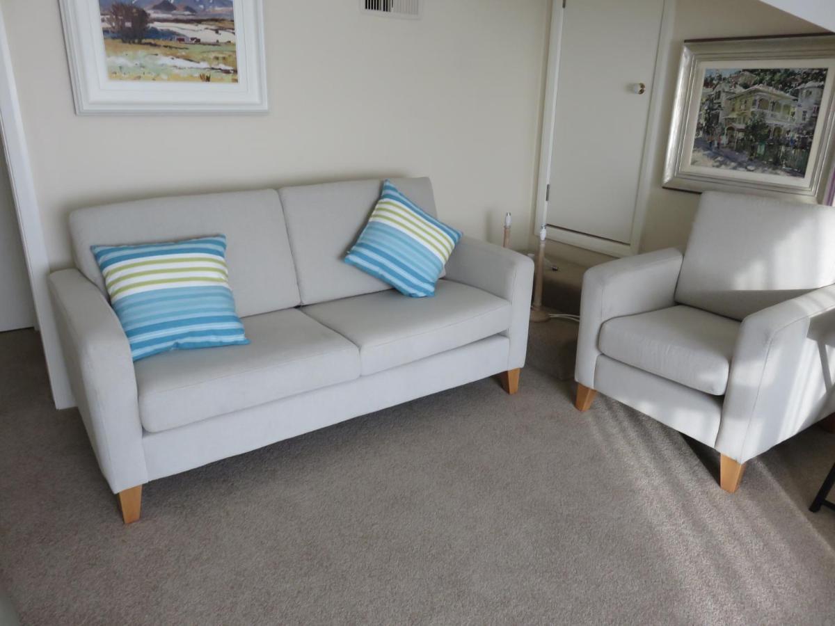 Khandallah Harbour View Bnb Уелингтън Екстериор снимка