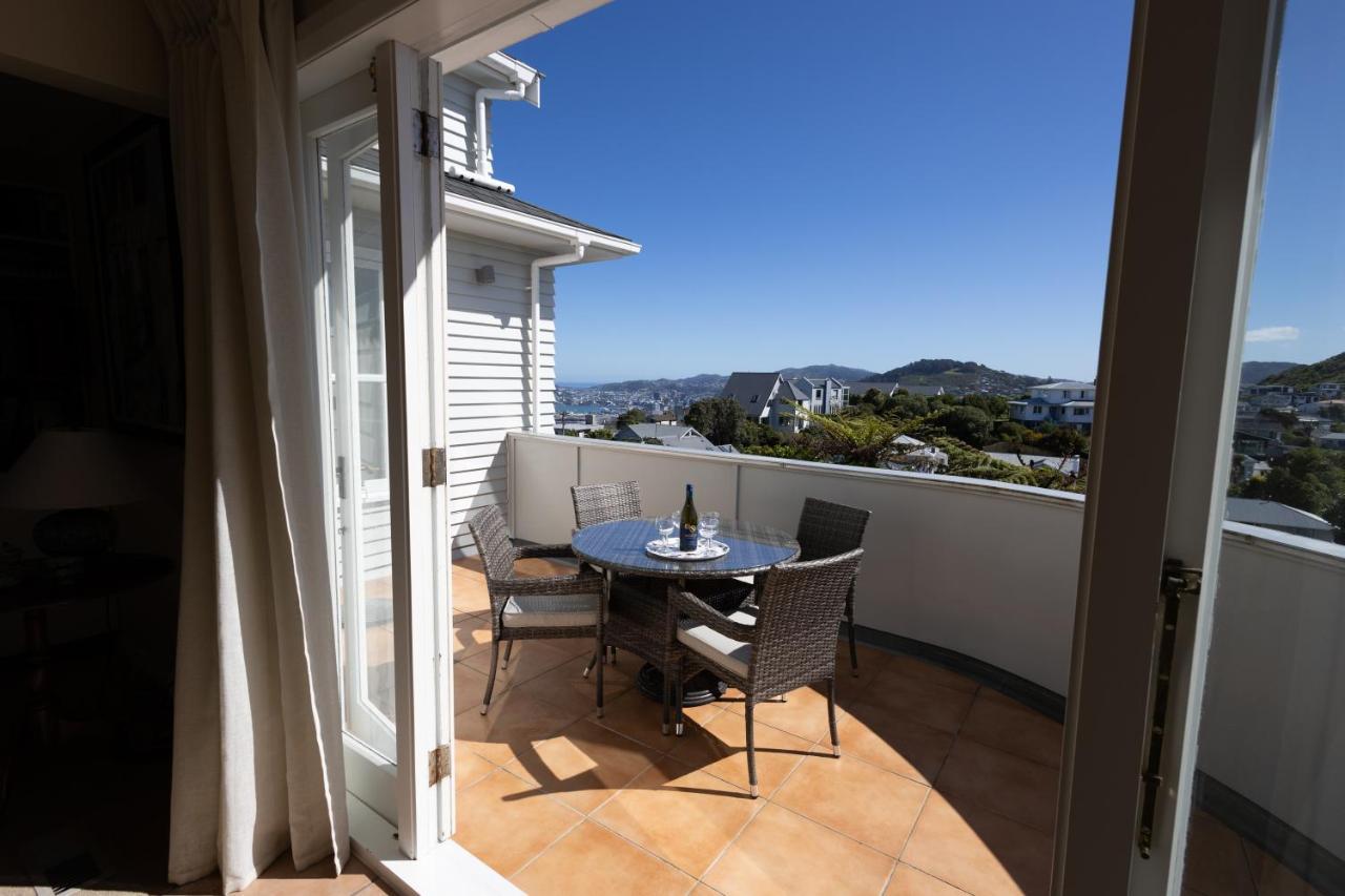 Khandallah Harbour View Bnb Уелингтън Екстериор снимка